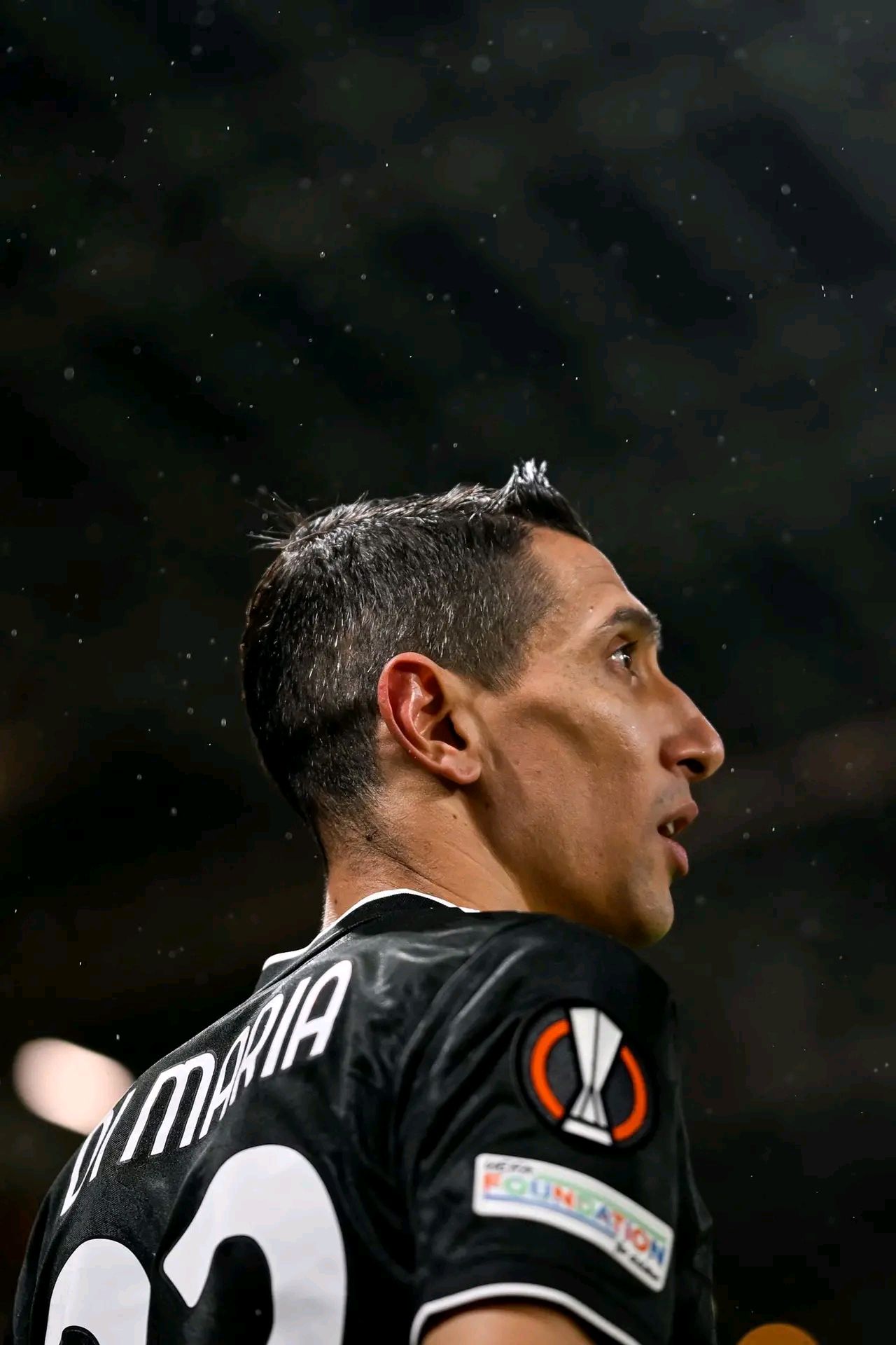 关于都灵与尤文图斯激战,平局收场,战绩斐然的信息 关于都灵与尤文图斯激战,平局收场,战绩斐然的信息