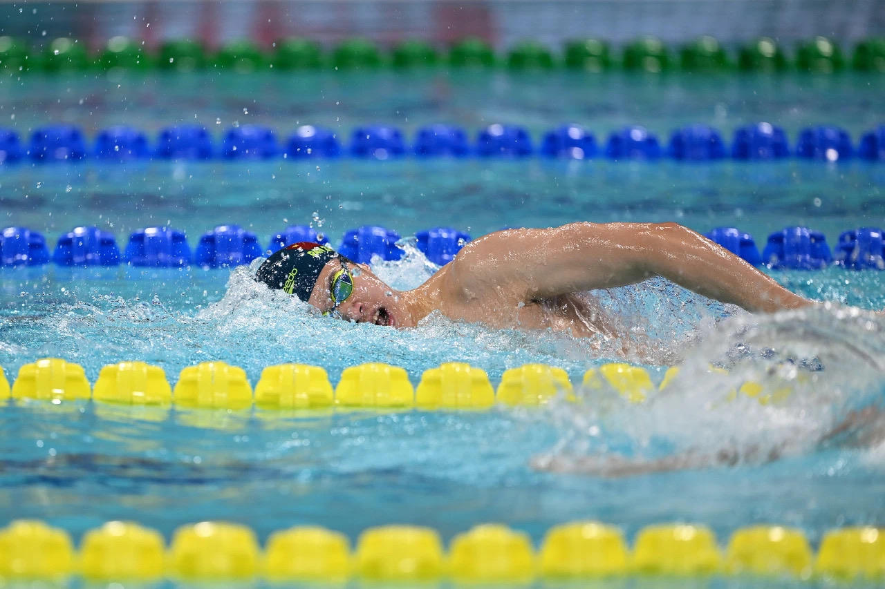 游泳决赛惊现黑马,破天荒夺冠,势不可挡 游泳决赛惊现黑马,破天荒夺冠,势不可挡