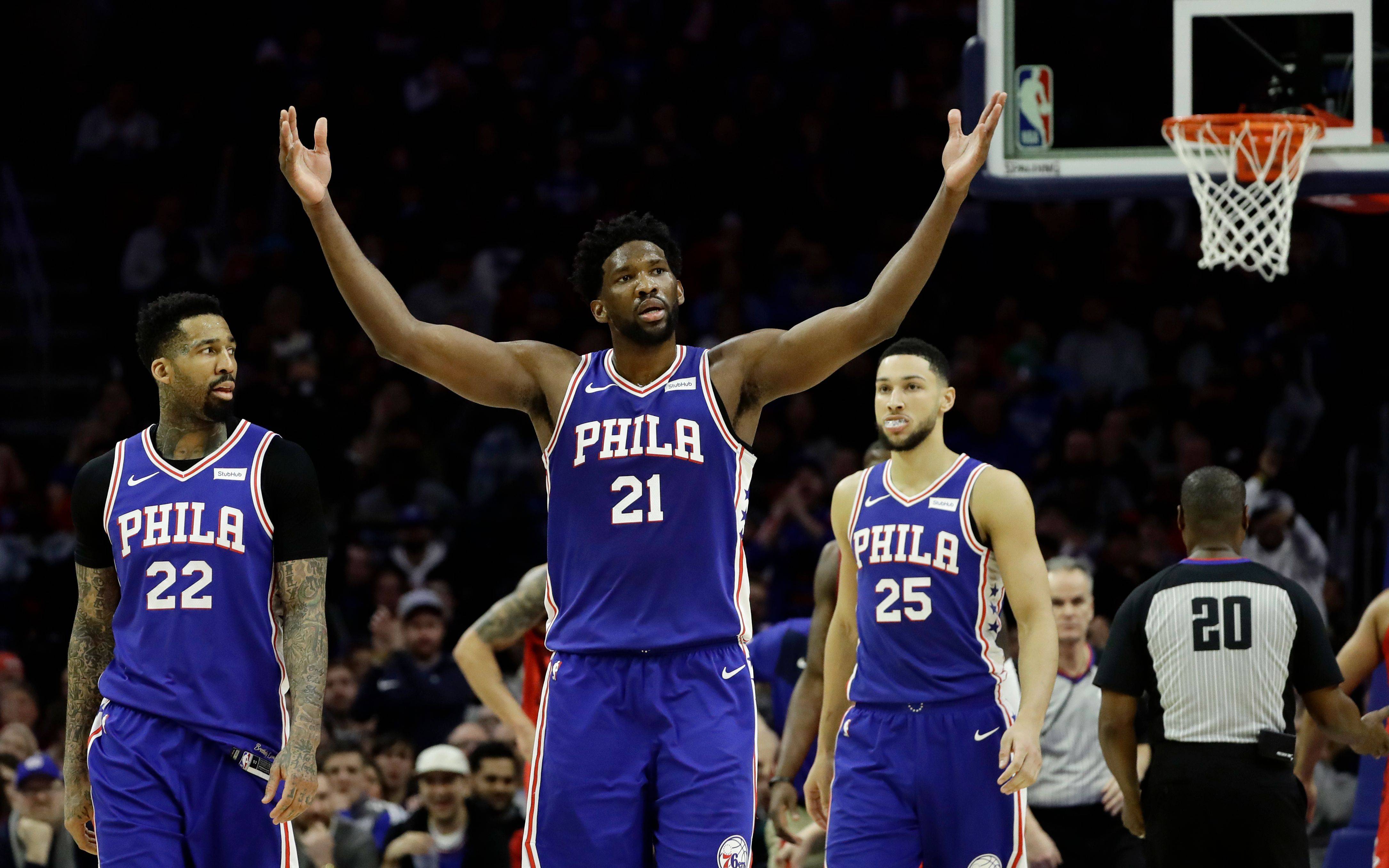 包含老鹰队主场击败尼克斯队，迎来赛季首胜，气势如虹的词条