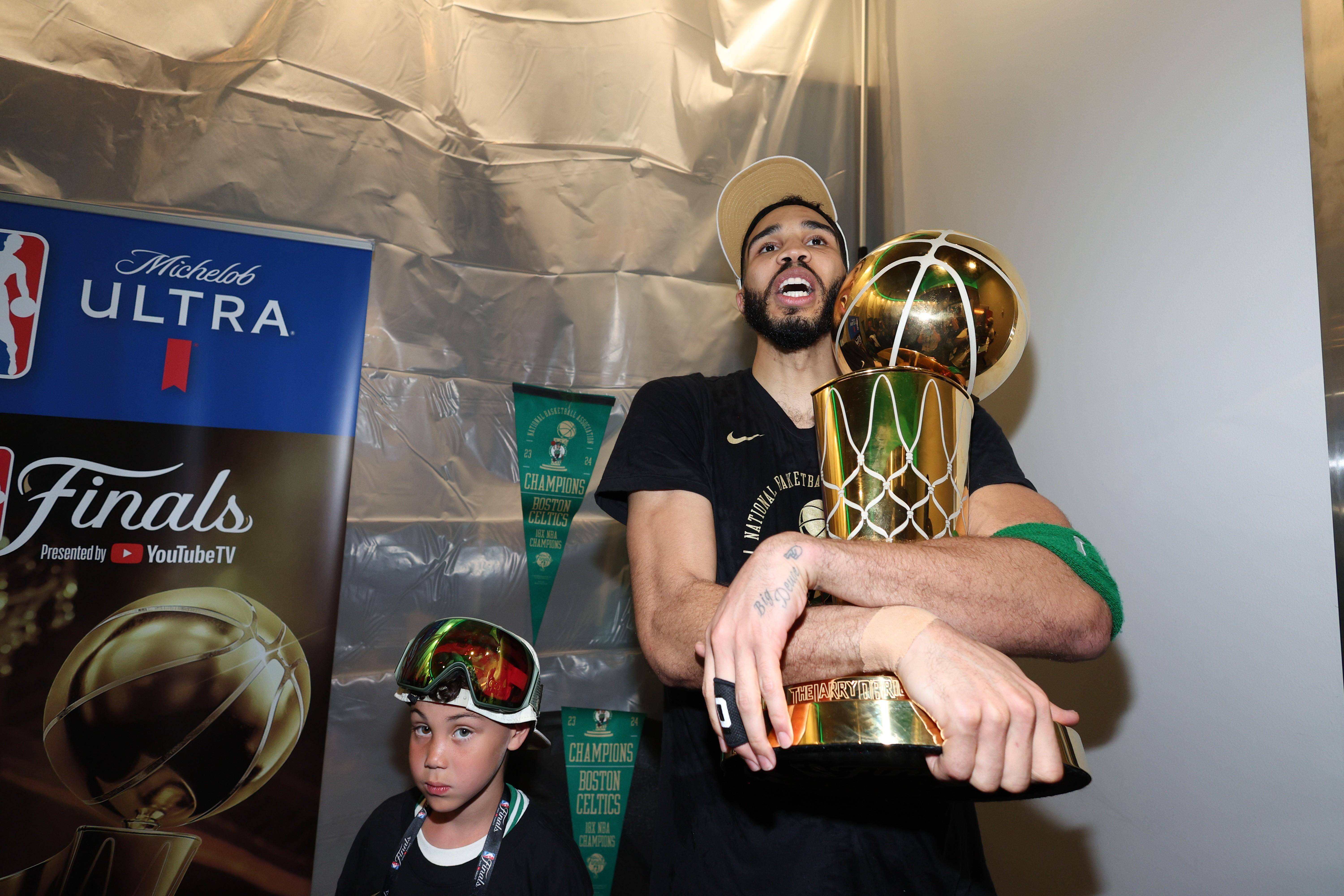 非洲球员在美国篮球联赛夺冠,气势如虹 非洲球员在美国篮球联赛夺冠,气势如虹