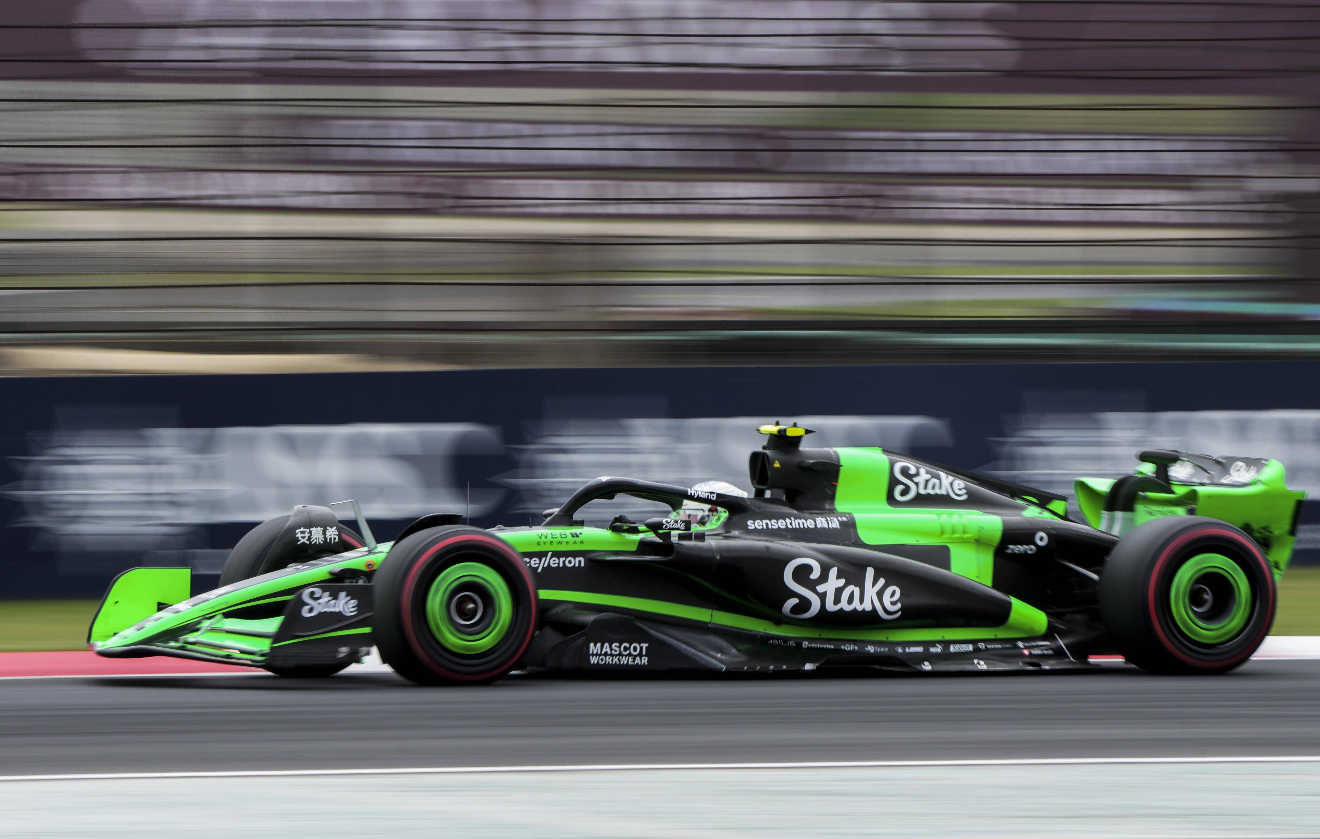 哈斯车队鏖战雷诺车队，周冠宇惊艳四座的简单介绍