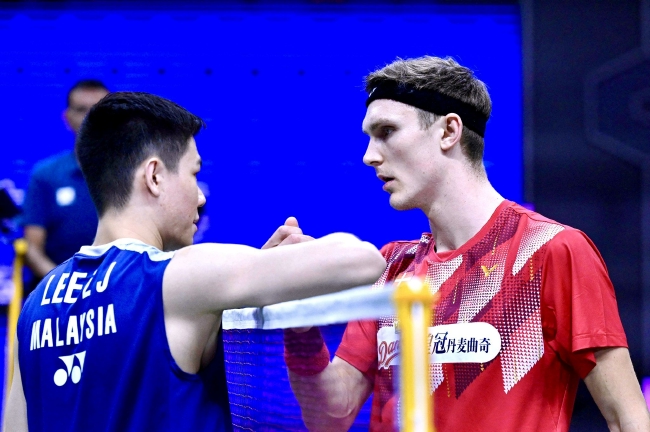 日本队横扫中国队，安赛龙扛起全队