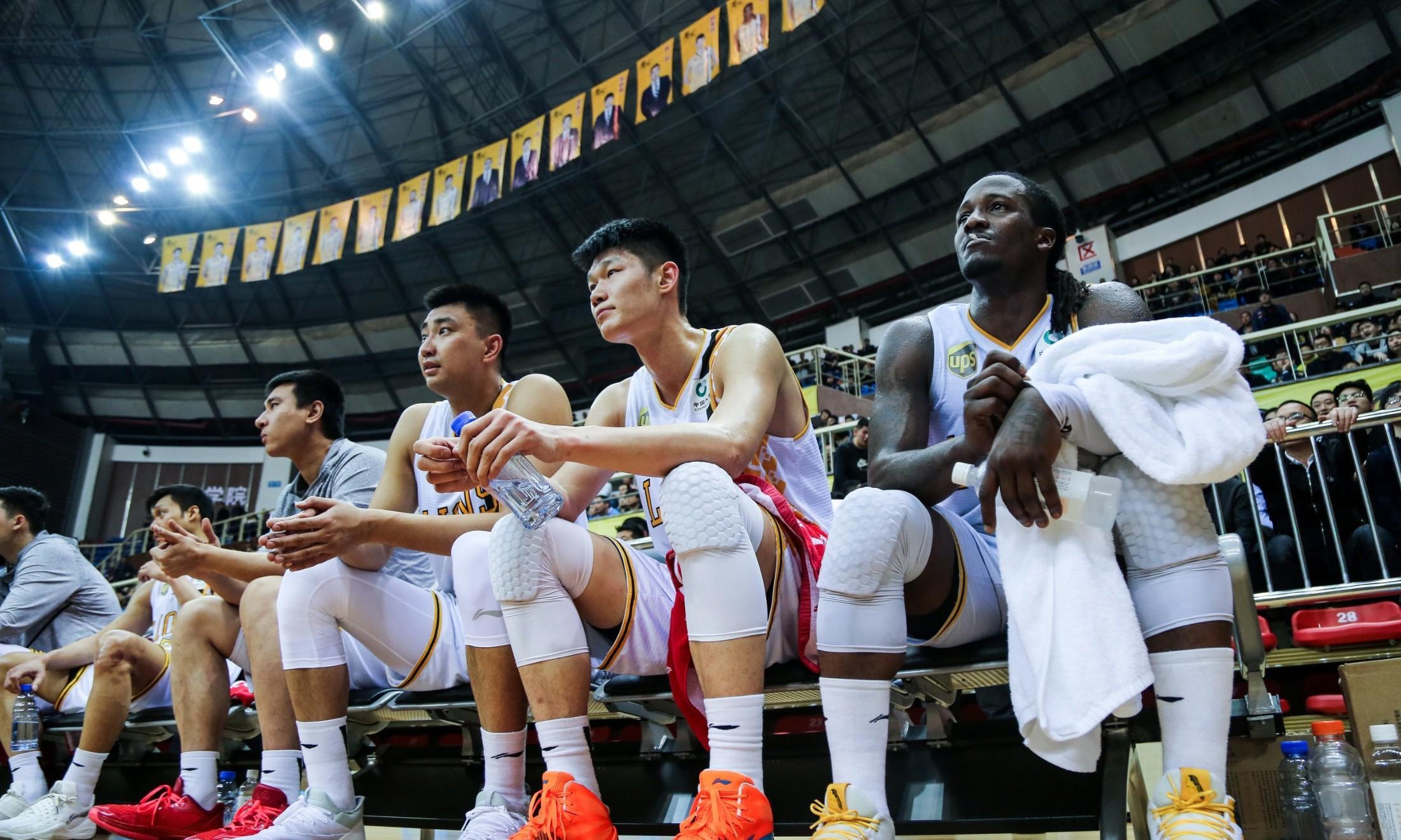 开云体育APP下载-关于灰熊险胜山西队，胡金秋扛起全队的信息