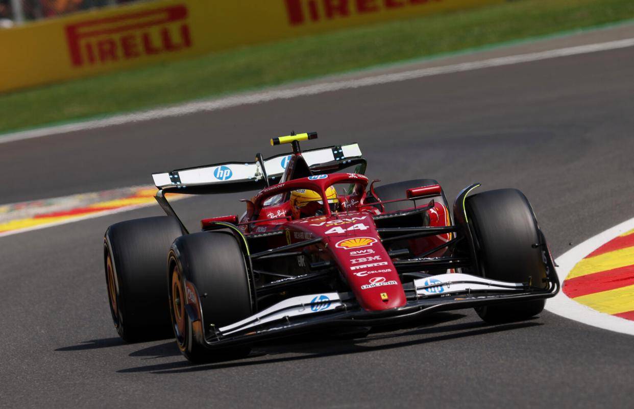 开云体育官方网站-红牛二队鏖战雷诺车队，皮亚斯特里惊艳四座