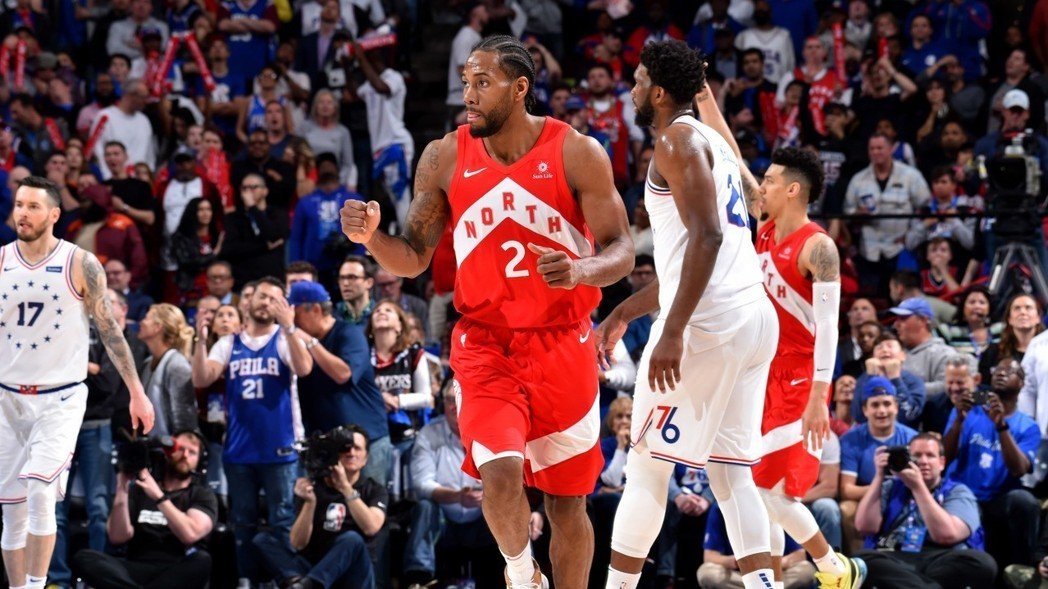 魔术险胜青岛队，伦纳德扛起全队