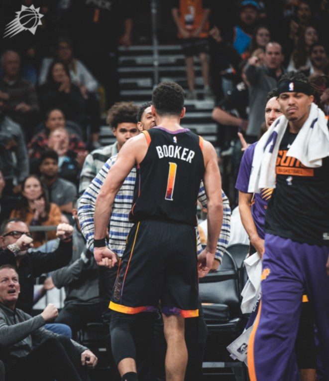 雷霆逆转鹈鹕，布克扛起全队