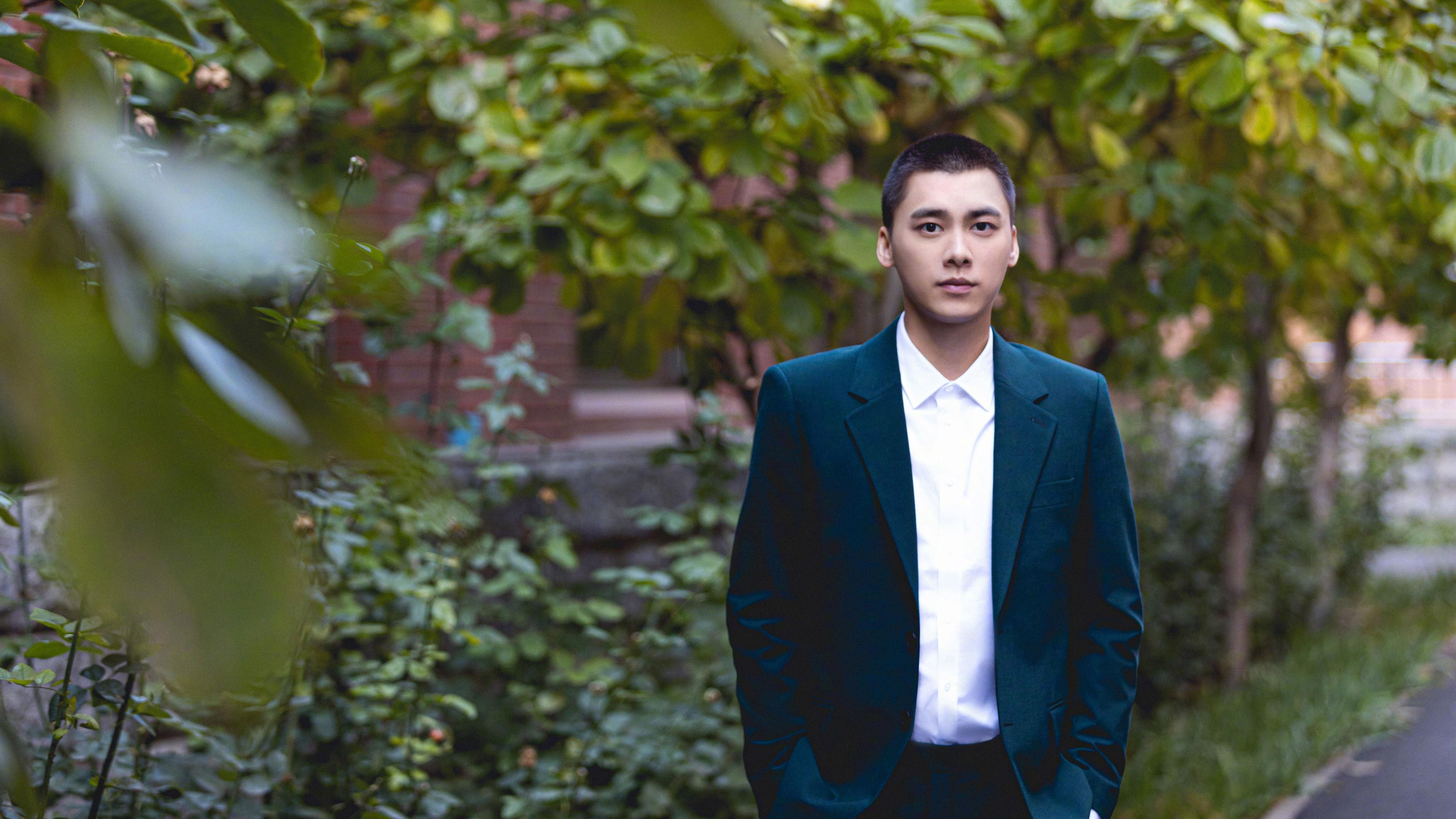 开云体育入口-钢铁猛禽撕裂滨海弯道！F1上海街道赛史诗级对决，老鹰车队以技术风暴碾碎深圳队主场幻想